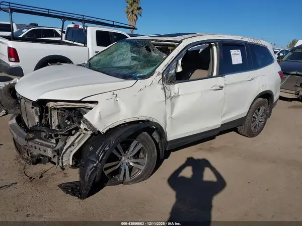 5FNYF5H55JB009858 2018 HONDA PILOT - Image 2