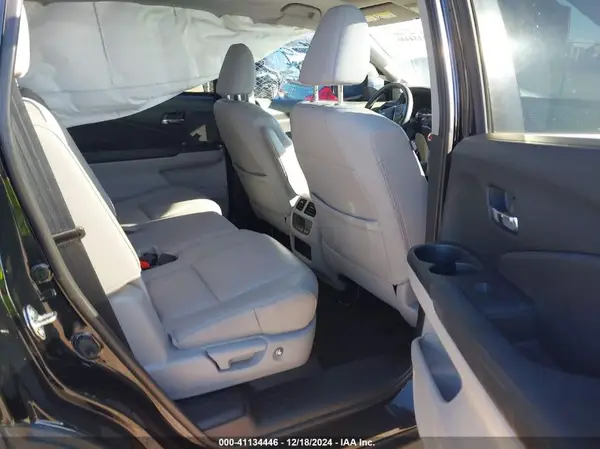 5FNYF5H55JB010413 2018 HONDA PILOT - Image 8