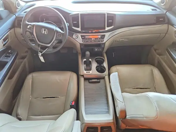5FNYF5H56HB002122 2017 HONDA PILOT - Image 8