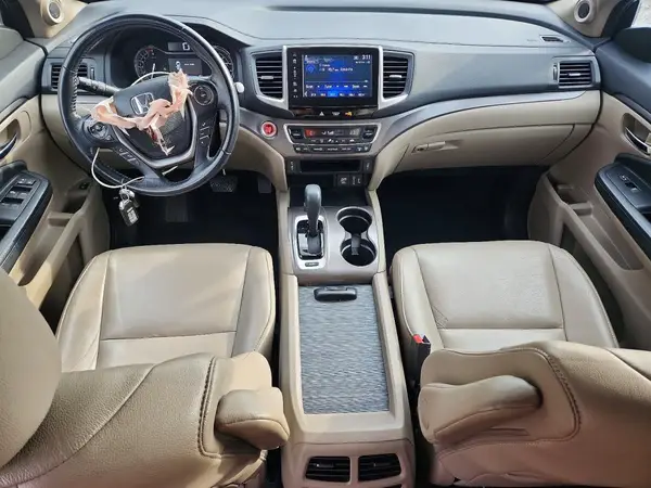 5FNYF5H56HB002332 2017 HONDA PILOT - Image 8
