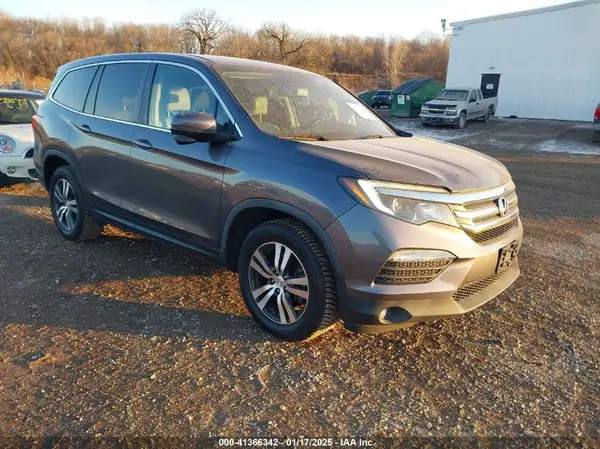 5FNYF5H56HB020703 2017 HONDA PILOT - Image 1