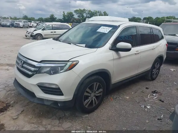 5FNYF5H56HB021981 2017 HONDA PILOT - Image 2