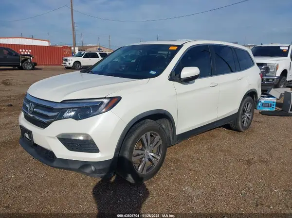 5FNYF5H56HB025688 2017 HONDA PILOT - Image 2
