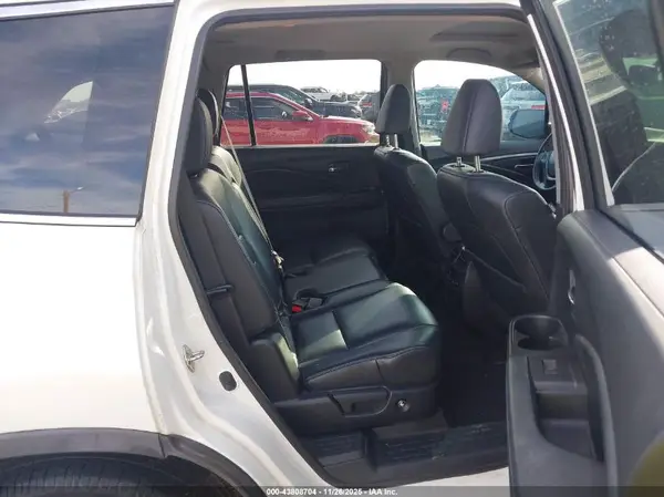 5FNYF5H56HB025688 2017 HONDA PILOT - Image 8