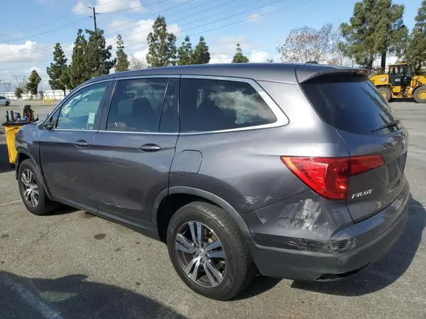 5FNYF5H56HB026517 2017 HONDA PILOT - Image 2
