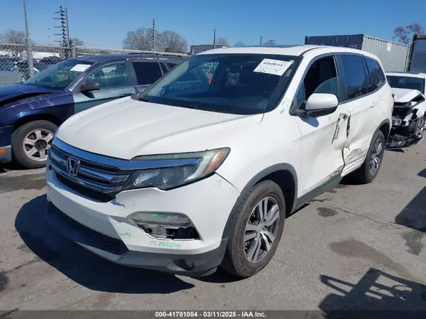 5FNYF5H56HB048081 2017 HONDA PILOT - Image 2