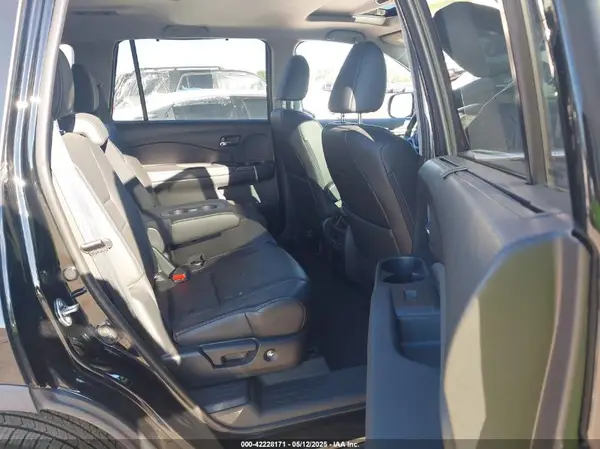 5FNYF5H56KB023379 2019 HONDA PILOT - Image 8