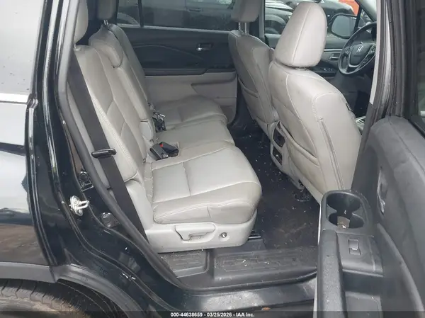 5FNYF5H57HB008026 2017 HONDA PILOT - Image 8