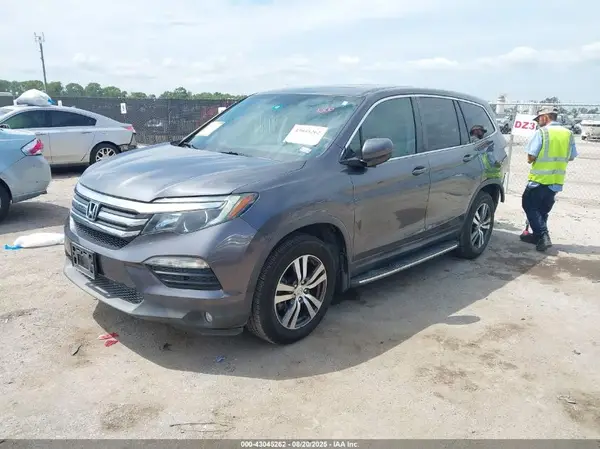 5FNYF5H57HB008978 2017 HONDA PILOT - Image 2