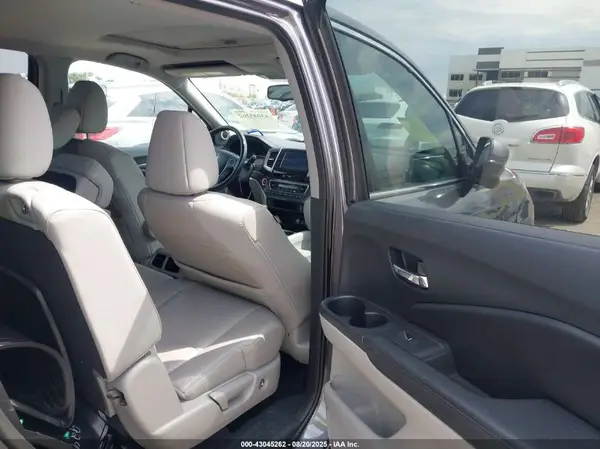 5FNYF5H57HB008978 2017 HONDA PILOT - Image 8