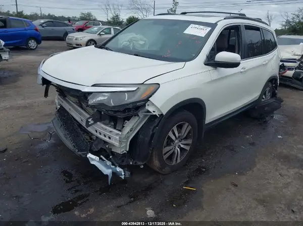 5FNYF5H57JB008436 2018 HONDA PILOT - Image 2