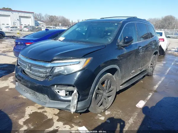 5FNYF5H57JB020781 2018 HONDA PILOT - Image 2