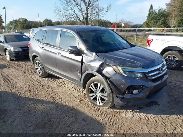 5FNYF5H57JB021882 2018 HONDA PILOT - Image 1