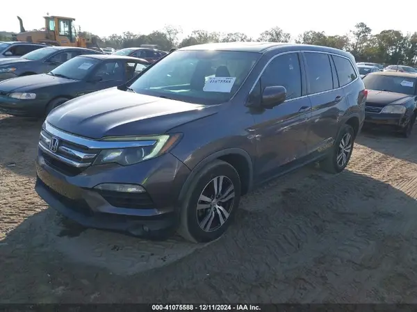 5FNYF5H57JB021882 2018 HONDA PILOT - Image 2