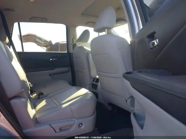 5FNYF5H57JB022921 2018 HONDA PILOT - Image 8