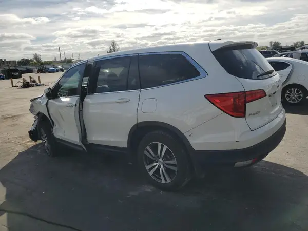 5FNYF5H57JB023017 2018 HONDA PILOT - Image 2