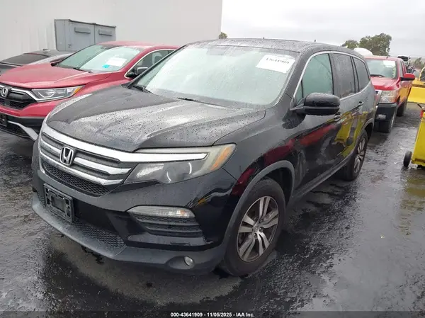 5FNYF5H57JB023972 2018 HONDA PILOT - Image 2