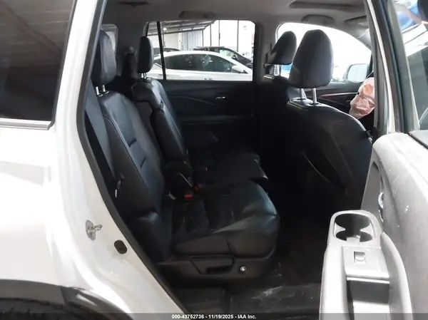 5FNYF5H57JB024166 2018 HONDA PILOT - Image 8