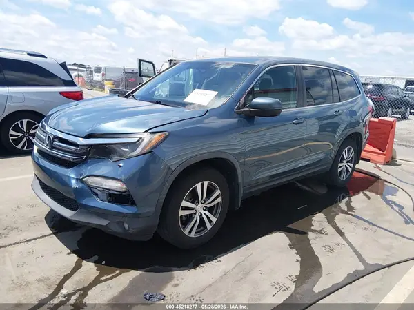 5FNYF5H57JB025110 2018 HONDA PILOT - Image 2