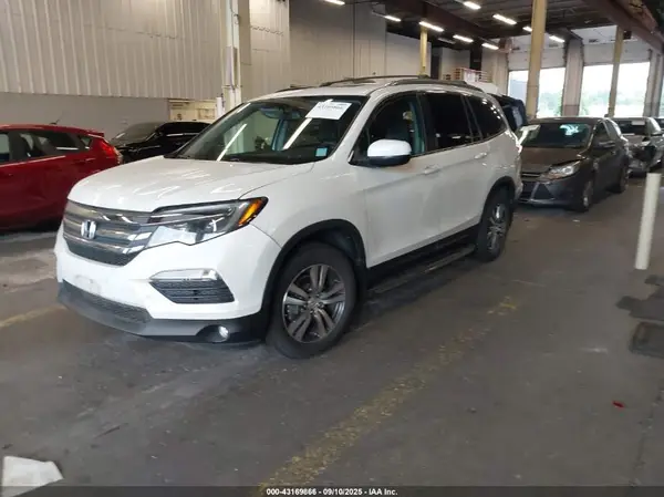 5FNYF5H57JB031523 2018 HONDA PILOT - Image 2