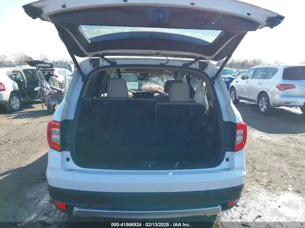 5FNYF5H57MB037861 2021 HONDA PILOT - Image 8