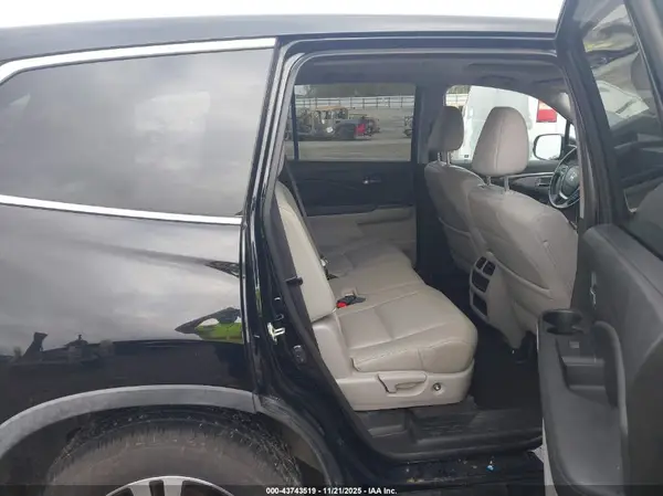 5FNYF5H58HB000744 2017 HONDA PILOT - Image 8