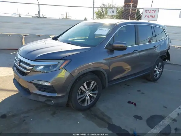 5FNYF5H58HB004017 2017 HONDA PILOT - Image 2