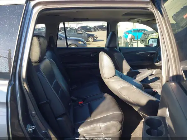5FNYF5H58HB004017 2017 HONDA PILOT - Image 8
