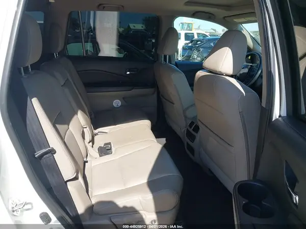 5FNYF5H58JB000295 2018 HONDA PILOT - Image 8