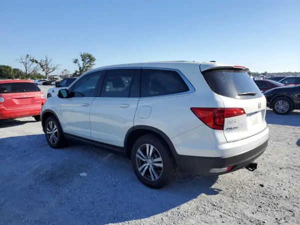 5FNYF5H58JB004511 2018 HONDA PILOT - Image 2