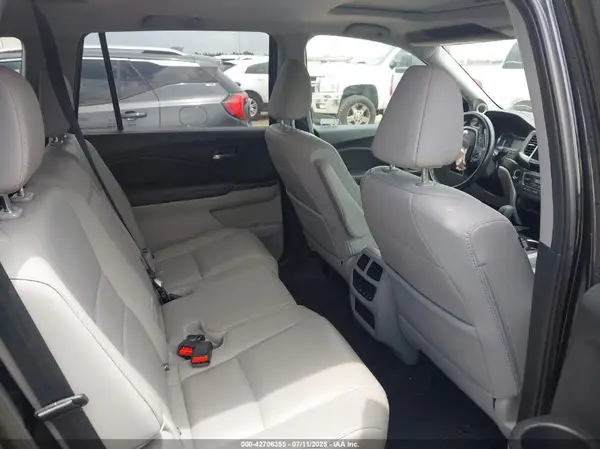 5FNYF5H58JB005139 2018 HONDA PILOT - Image 8