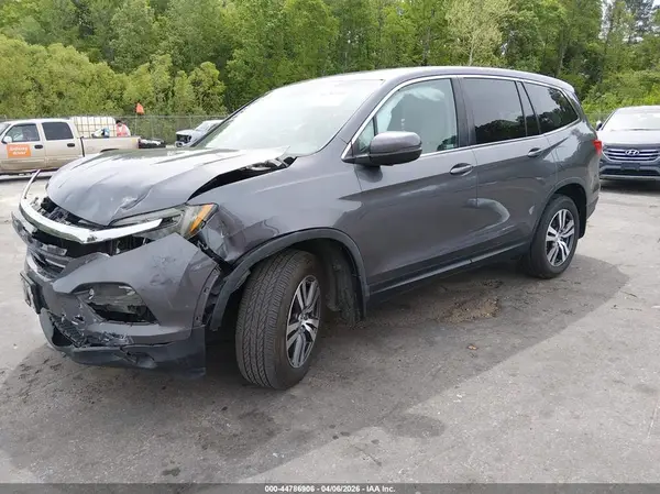 5FNYF5H58JB018814 2018 HONDA PILOT - Image 2