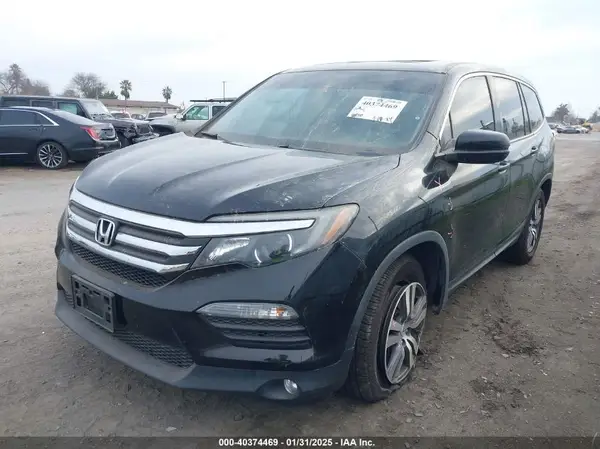 5FNYF5H58JB021924 2018 HONDA PILOT - Image 2