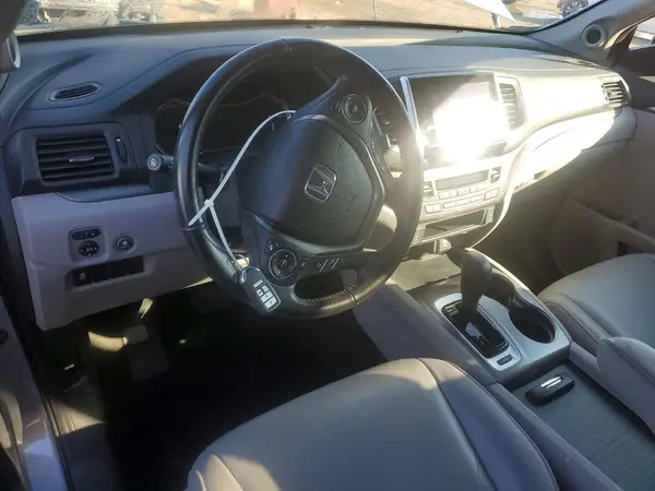 5FNYF5H58JB028484 2018 HONDA PILOT - Image 8