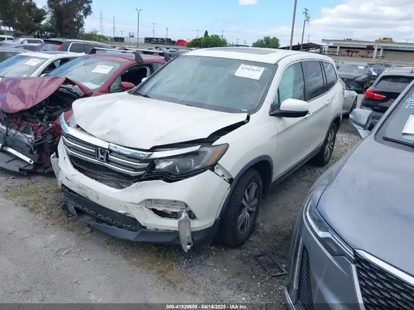5FNYF5H58JB029702 2018 HONDA PILOT - Image 2