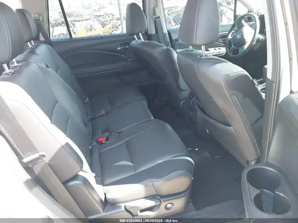 5FNYF5H58KB005448 2019 HONDA PILOT - Image 8