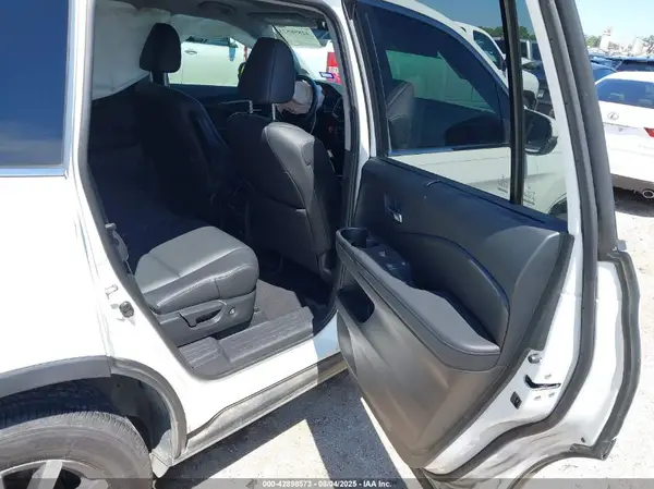 5FNYF5H58MB006697 2021 HONDA PILOT - Image 8