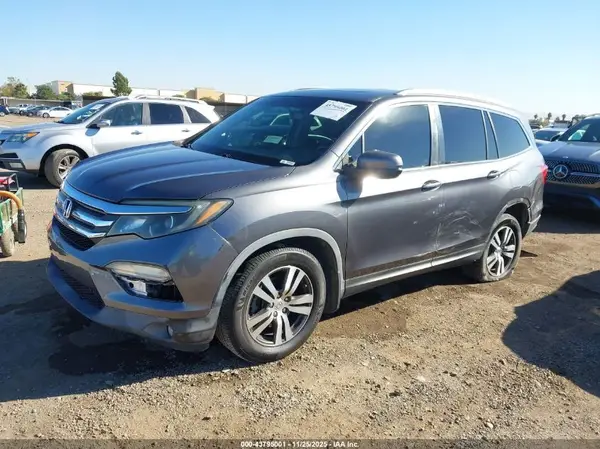5FNYF5H59HB003992 2017 HONDA PILOT - Image 2