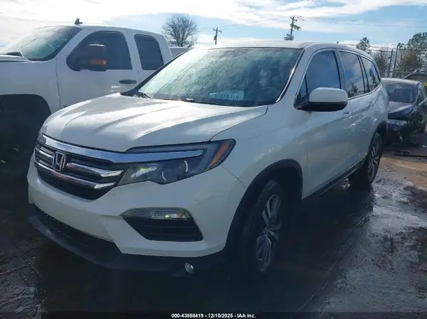 5FNYF5H59JB002136 2018 HONDA PILOT - Image 2