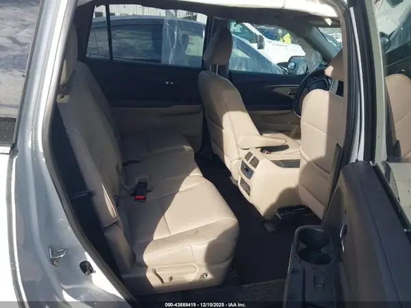 5FNYF5H59JB002136 2018 HONDA PILOT - Image 8