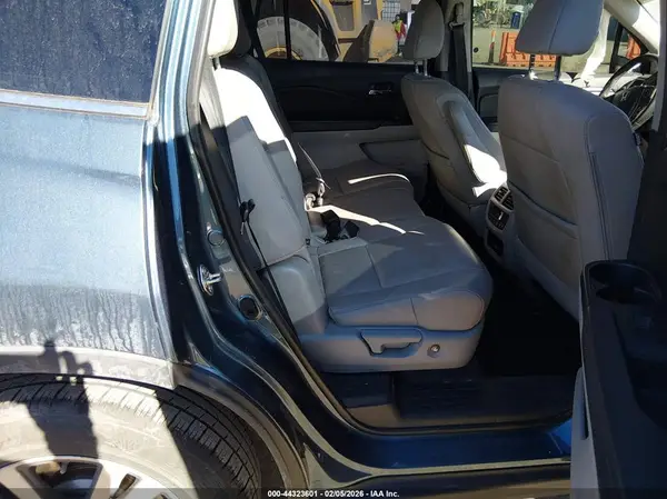 5FNYF5H59JB007594 2018 HONDA PILOT - Image 8