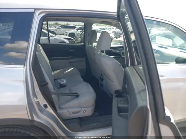 5FNYF5H59JB024993 2018 HONDA PILOT - Image 8