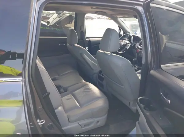 5FNYF5H59JB027960 2018 HONDA PILOT - Image 8