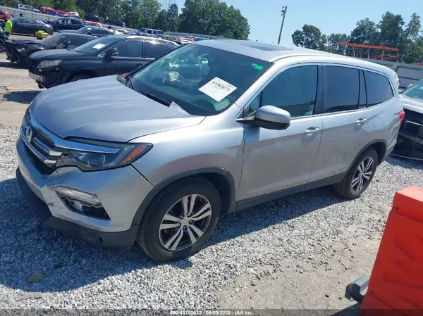 5FNYF5H59JB028154 2018 HONDA PILOT - Image 2
