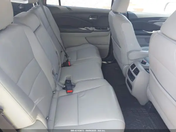 5FNYF5H59JB028154 2018 HONDA PILOT - Image 8