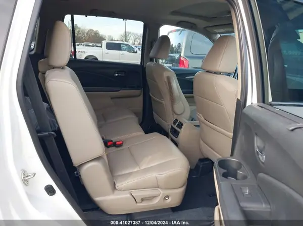5FNYF5H59KB035820 2019 HONDA PILOT - Image 8