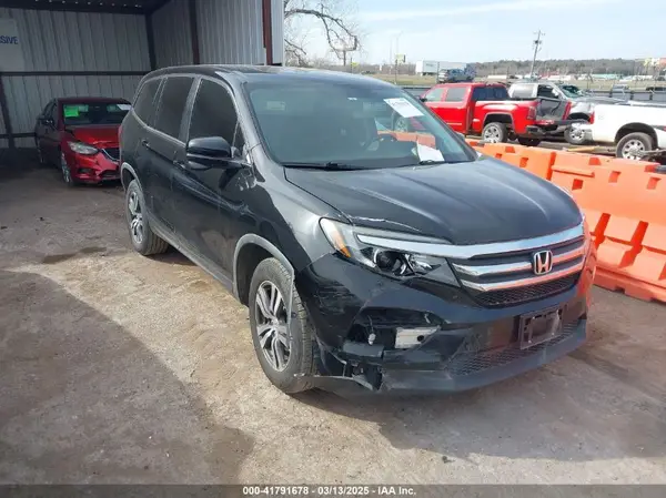 5FNYF5H5XHB005735 2017 HONDA PILOT - Image 1