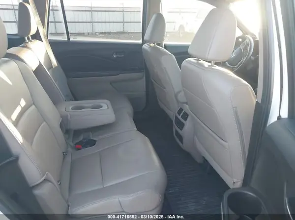 5FNYF5H5XHB009655 2017 HONDA PILOT - Image 8