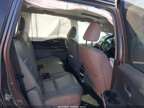 5FNYF5H5XHB025497 2017 HONDA PILOT - Image 8