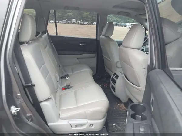 5FNYF5H5XHB037780 2017 HONDA PILOT - Image 8